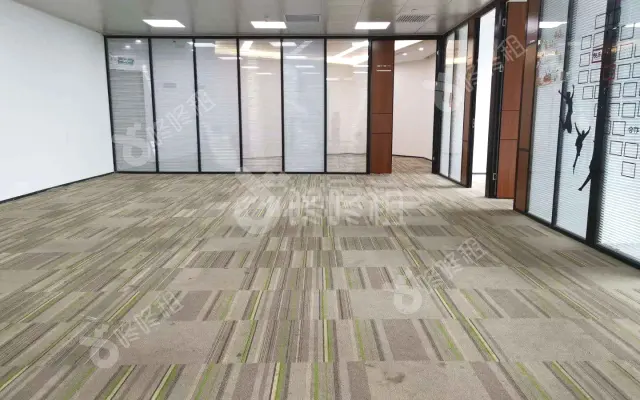 花样年龙年广场_415平米_精装_办公室房源出租