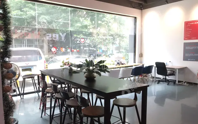 优客工场(中兴工业城)_独立11人间_办公室图片