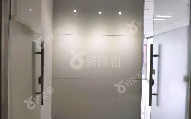 皇城广场_106平_精装_办公室房源出租