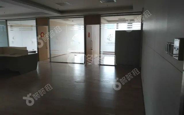 免税商务大厦_200平_精装_办公室房源出租