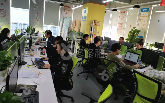 赛马资本创客空间(深圳市软件产业基地)_独立100人间_办公室图片