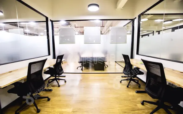 优谷湾区孵化器(U8智造产业园)_独立4人间_办公室图片