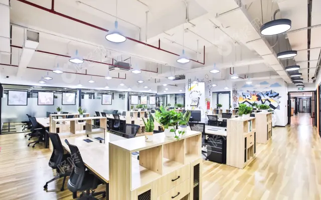 优谷湾区孵化器(U8智造产业园)_固定工位_办公室图片