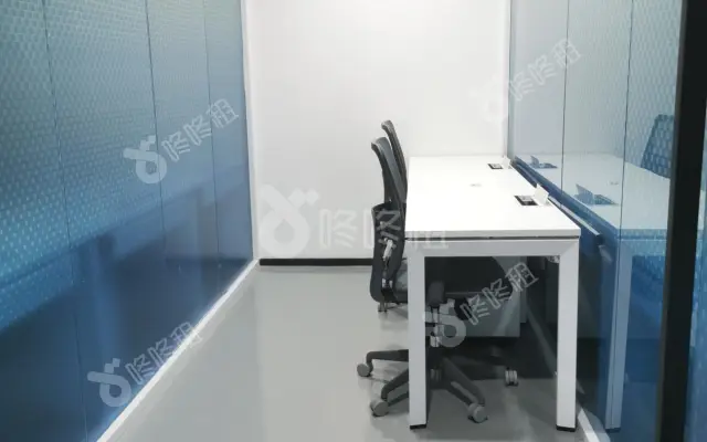智汇港湾(长富金茂大厦CFC)_独立2人间_办公室图片