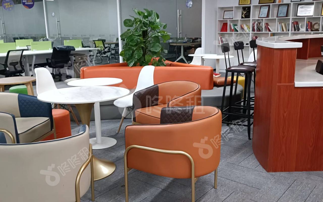 天安云谷二期_1800平_精装_办公室开间