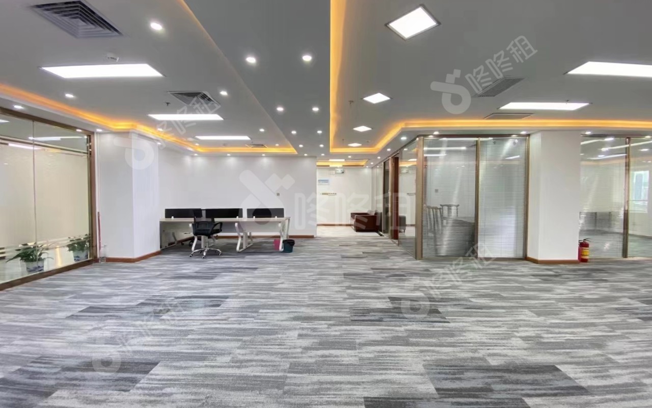 创新科技广场一期_750平_豪装_办公室开间