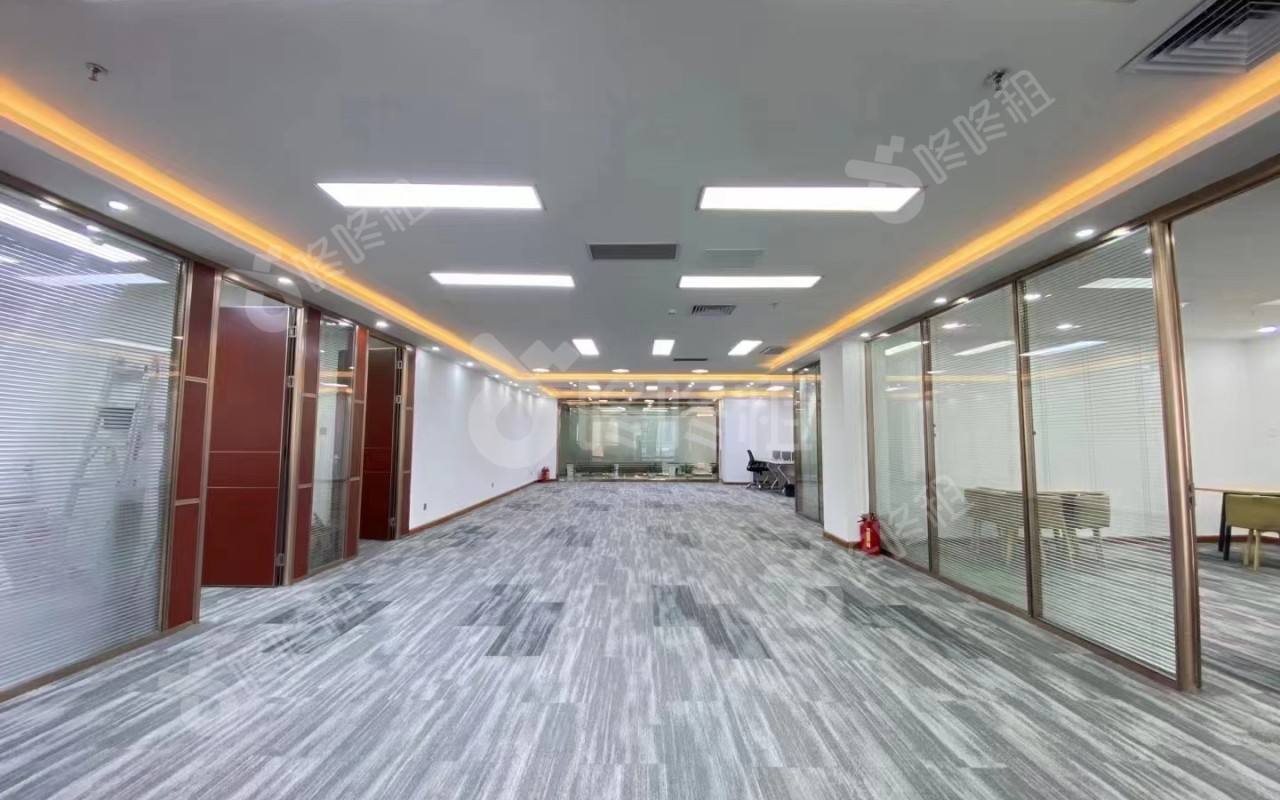 创新科技广场一期_750平_豪装_办公室开间