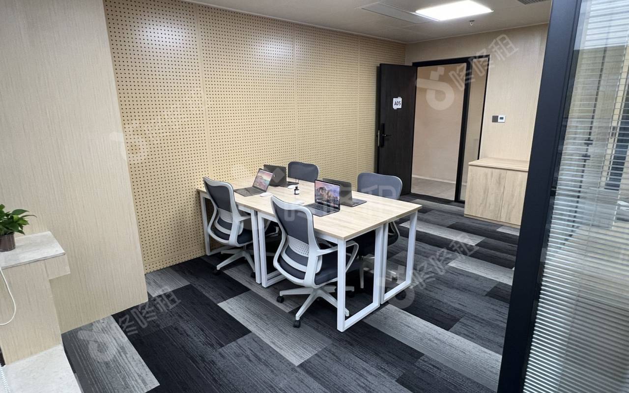 华联大厦_82平_精装_前台