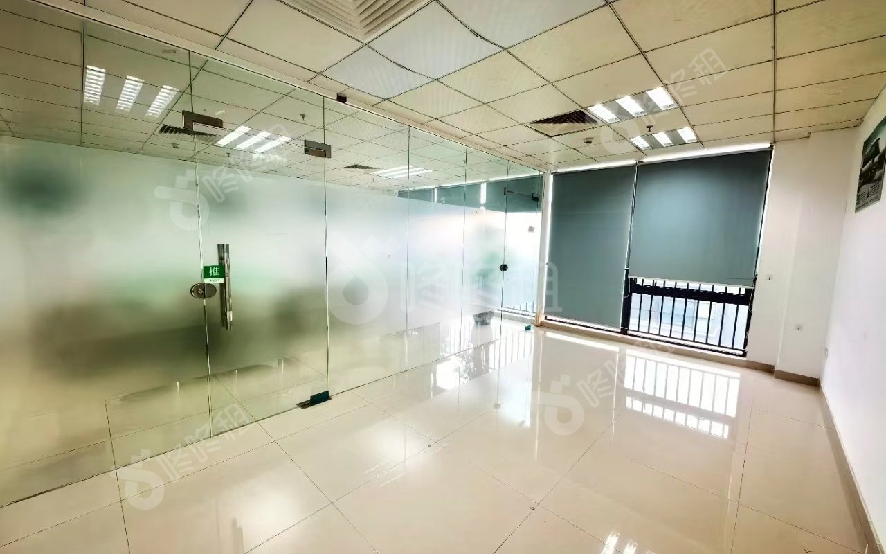 兰光科技大厦_267平_豪装_办公室隔间