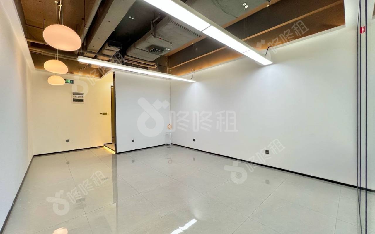 万庭大厦_116平_精装_办公室开间