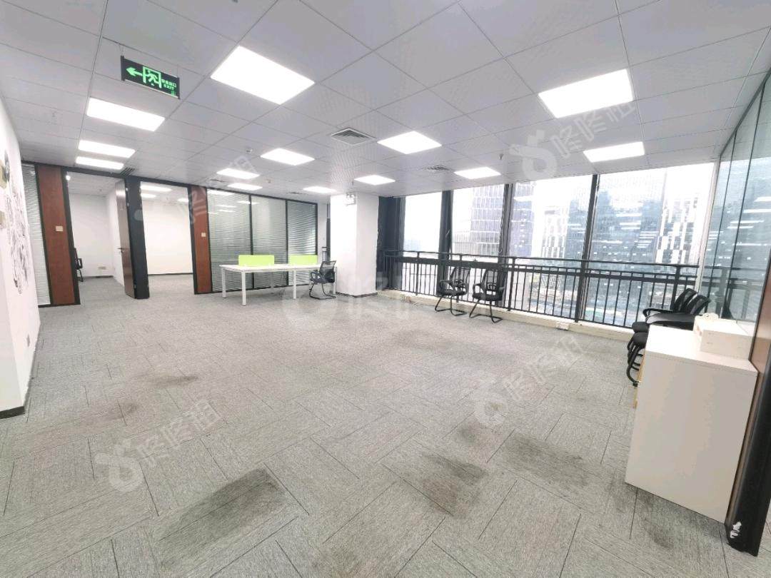 航盛科技大厦_262平_豪装_办公室开间