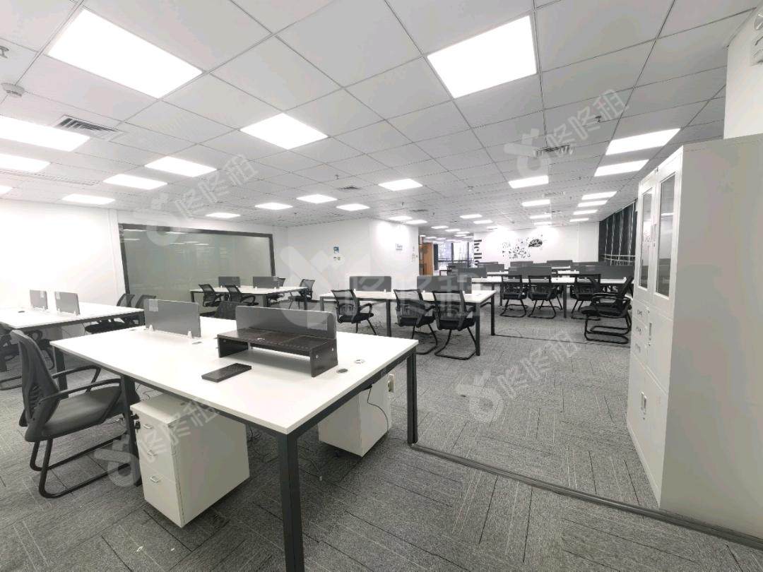 航盛科技大厦_262平_豪装_办公室开间