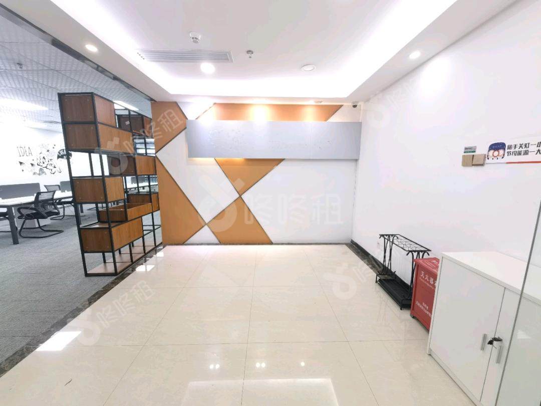 航盛科技大厦_262平_豪装_办公室开间