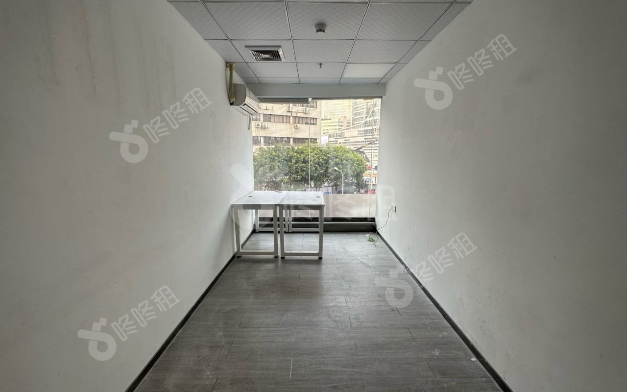 深南花园（裙楼）_30平_精装_办公室开间