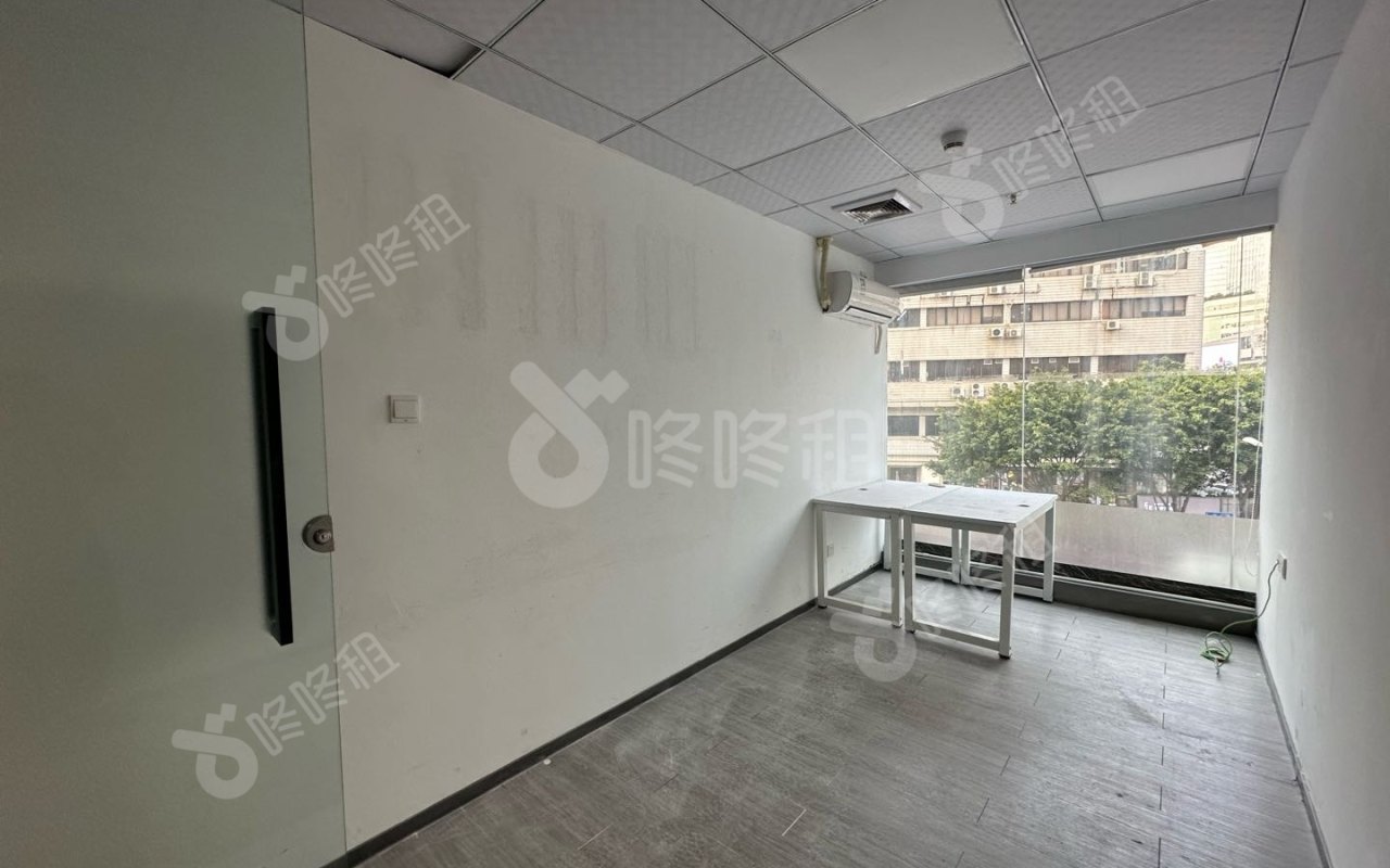 深南花园（裙楼）_30平_精装_办公室开间