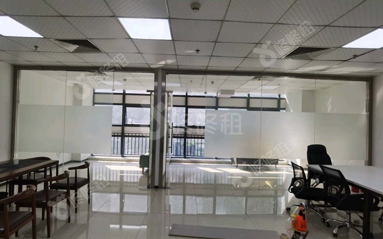 兰光科技大厦_176平_精装_前台