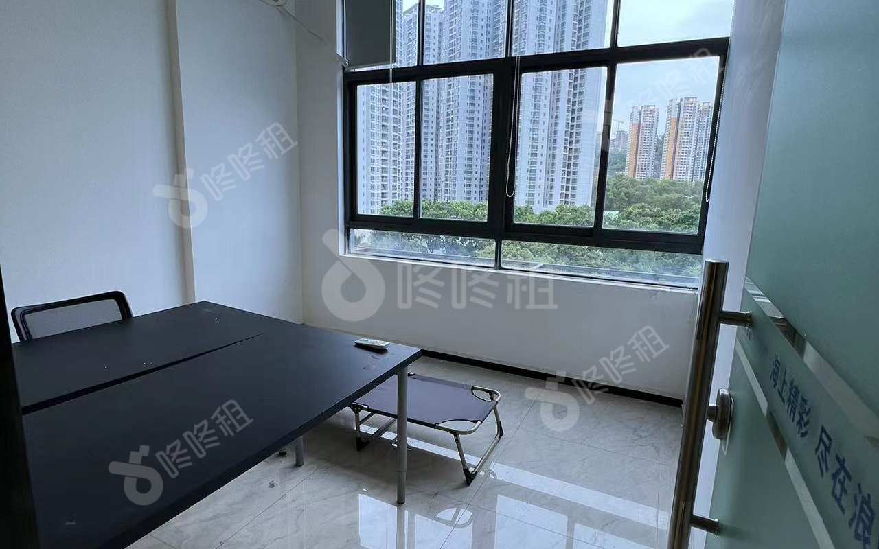 鹏城动力大厦_565平_精装_办公室隔间