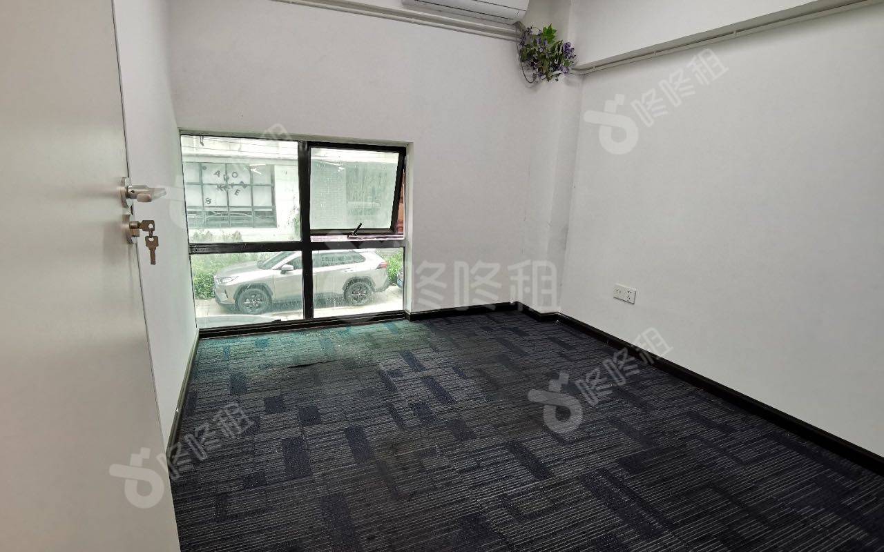 南山云谷二期_200平_精装_办公室隔间