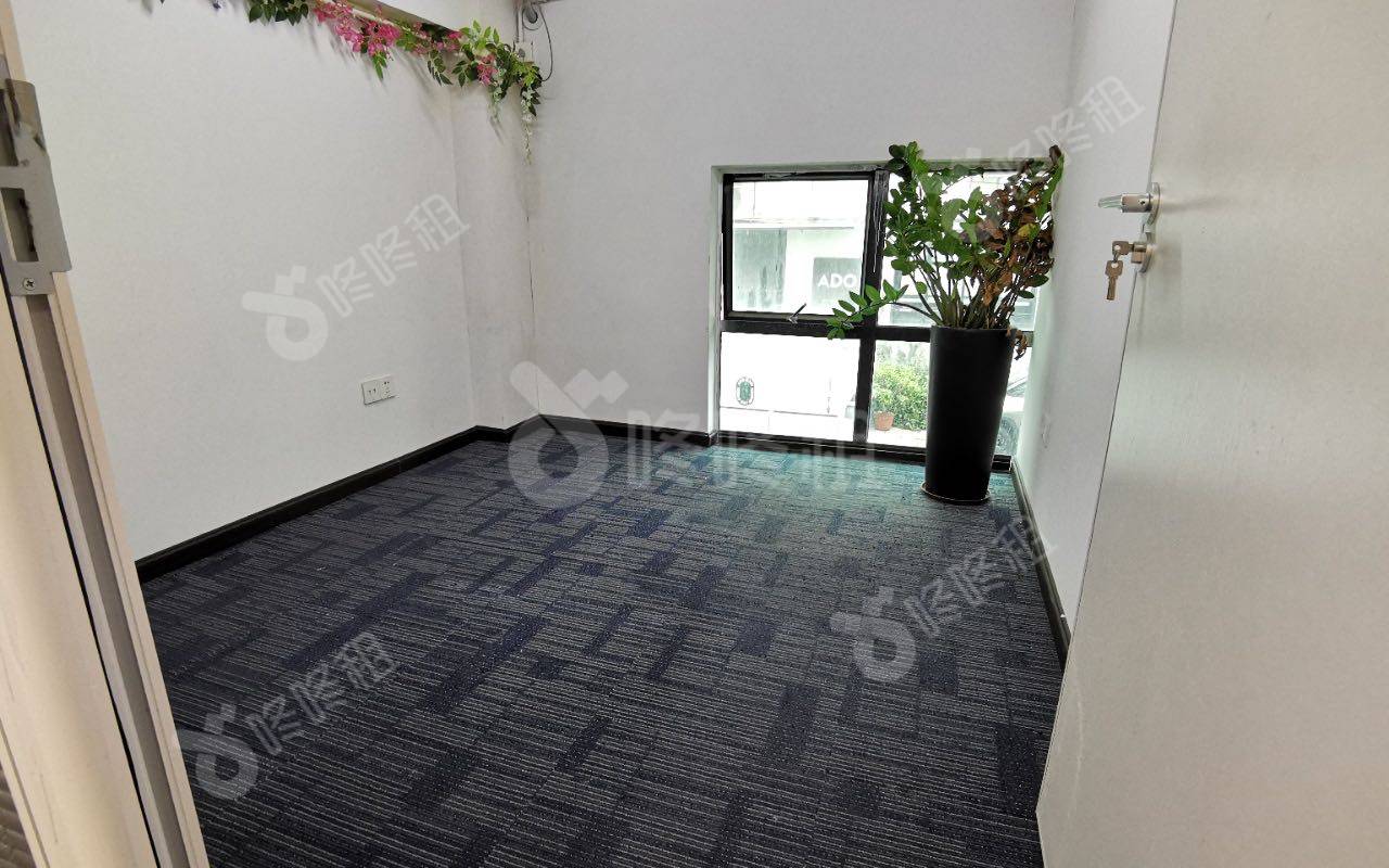 南山云谷二期_200平_精装_办公室隔间