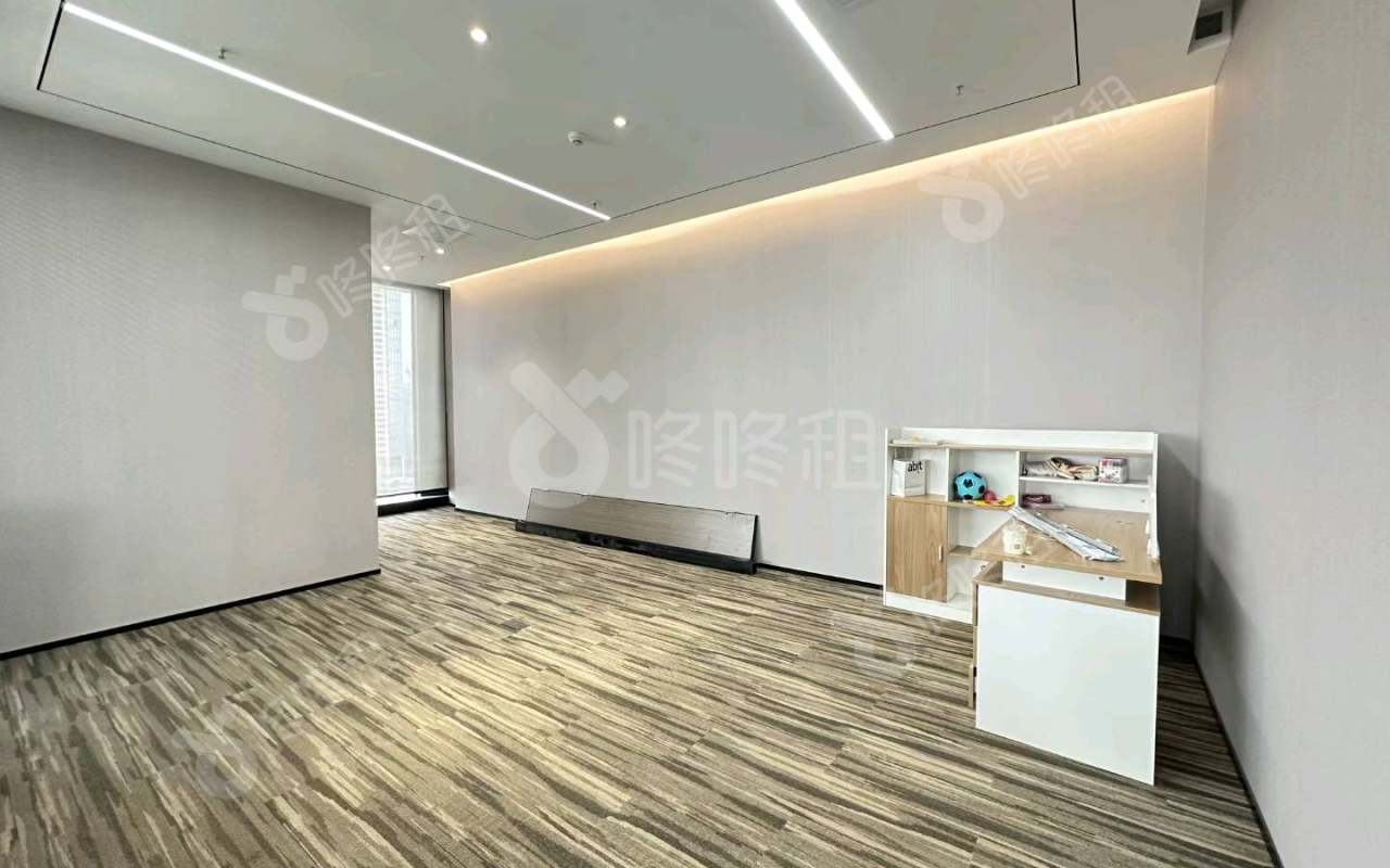 恒裕前海金融中心_220平_豪装_办公室开间