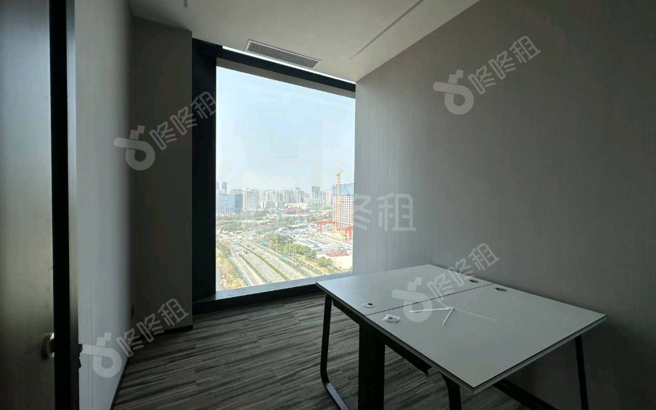 恒裕前海金融中心_220平_豪装_办公室开间