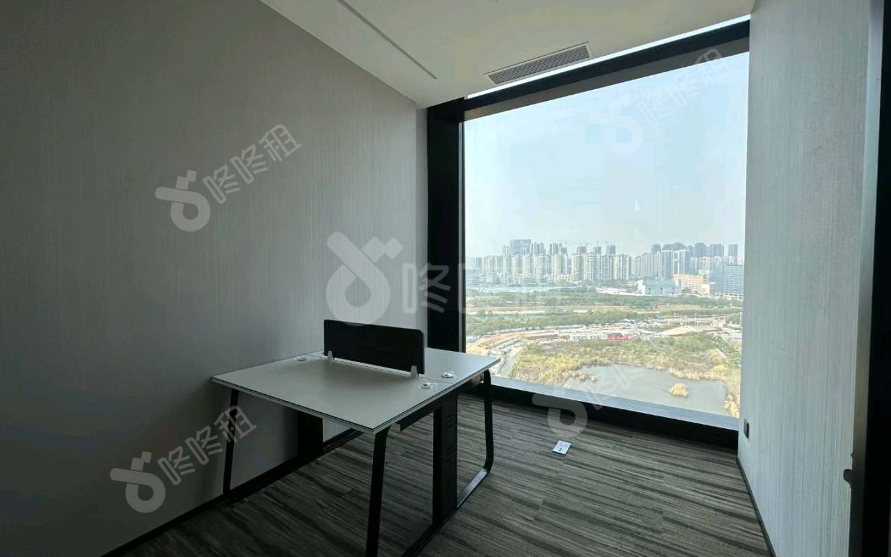 恒裕前海金融中心_220平_豪装_办公室开间