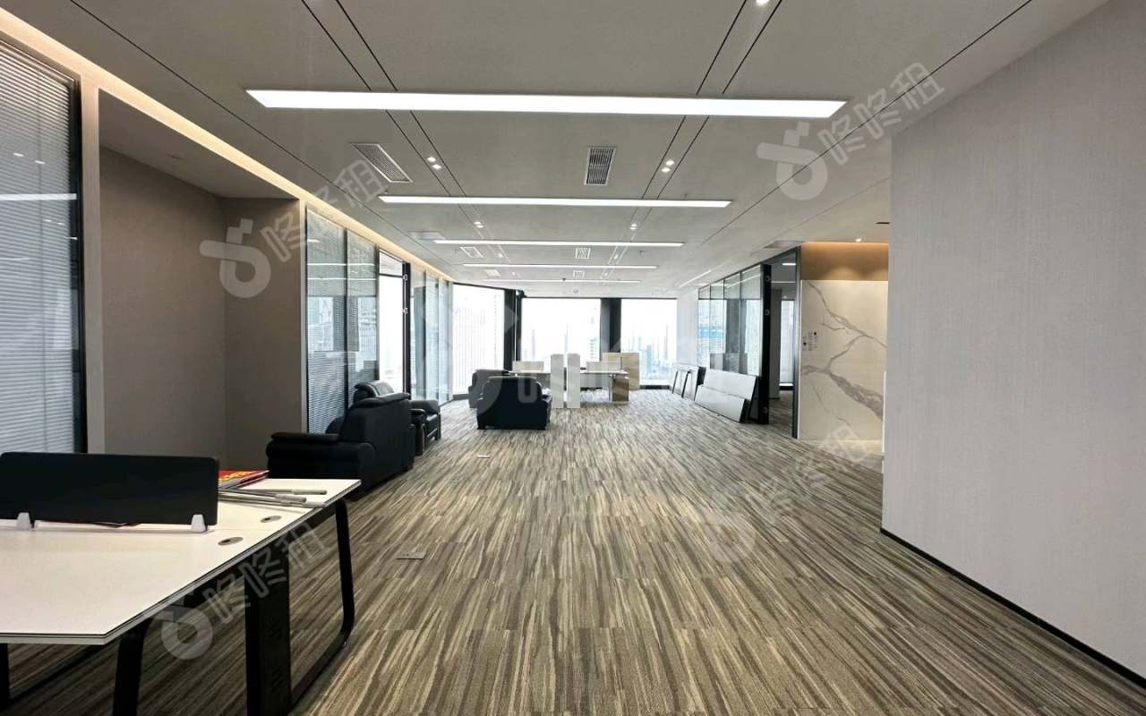 恒裕前海金融中心_220平_豪装_办公室开间