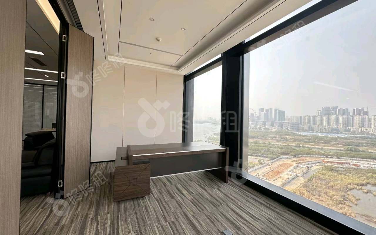 恒裕前海金融中心_220平_豪装_办公室开间