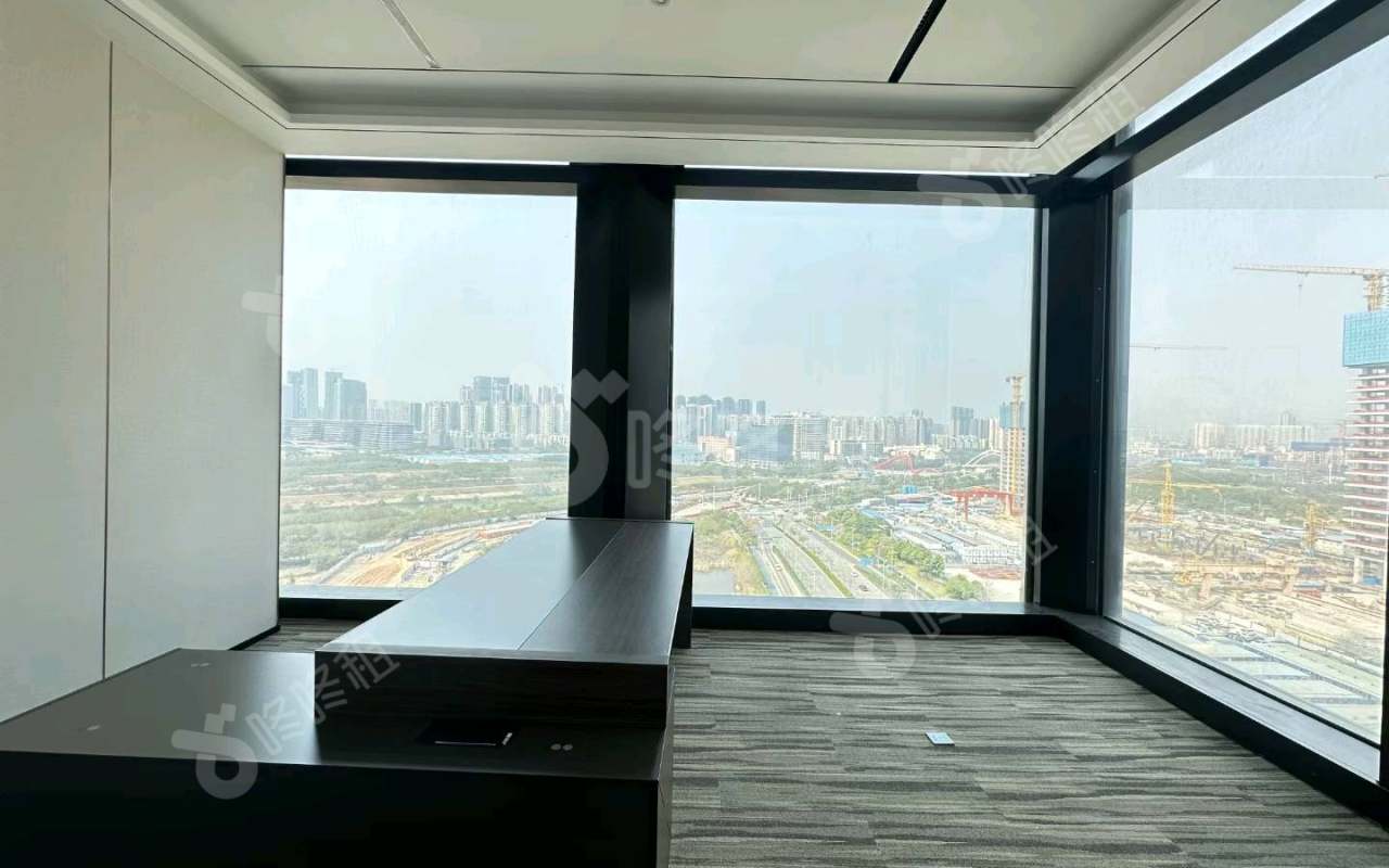 恒裕前海金融中心_220平_豪装_办公室开间