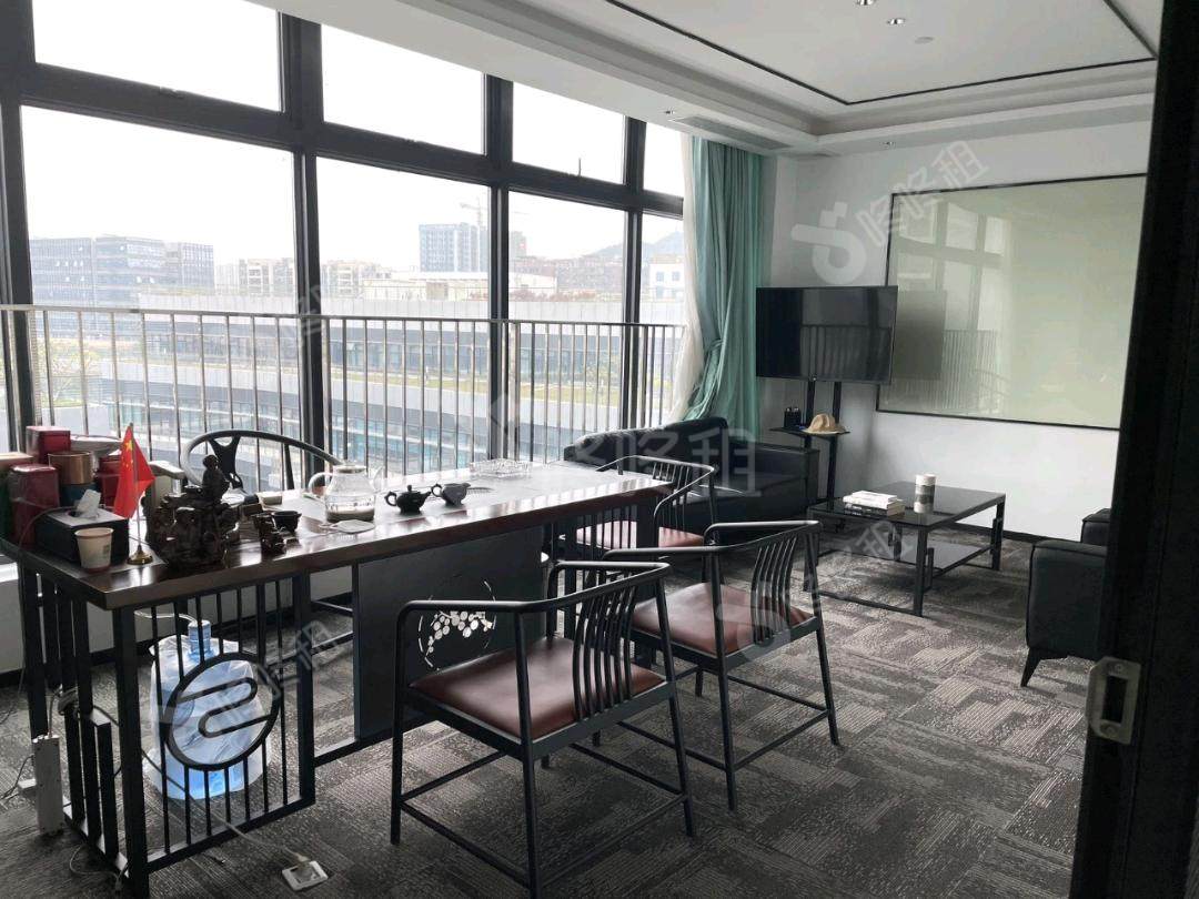 航城智谷(中城未来产业园)_2340平_豪装_前台