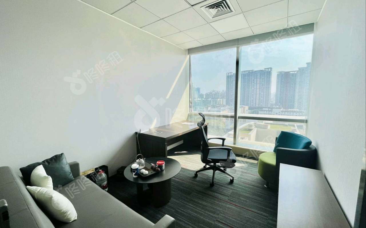 中洲控股中心_628平_精装_办公室隔间