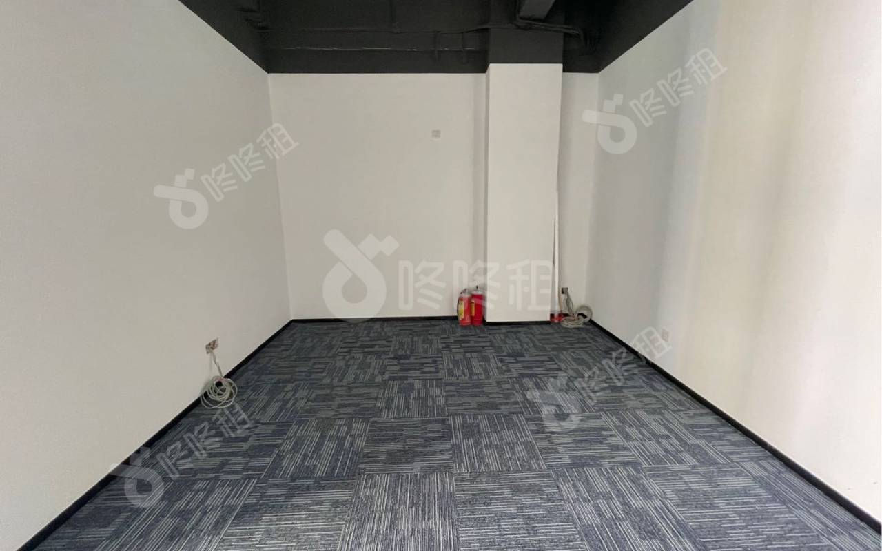 马家龙工业区_153平_精装_办公室隔间