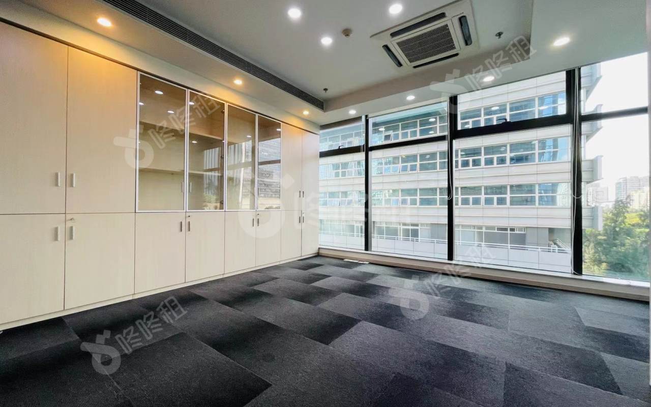 康佳研发大厦_596平_精装_办公室隔间
