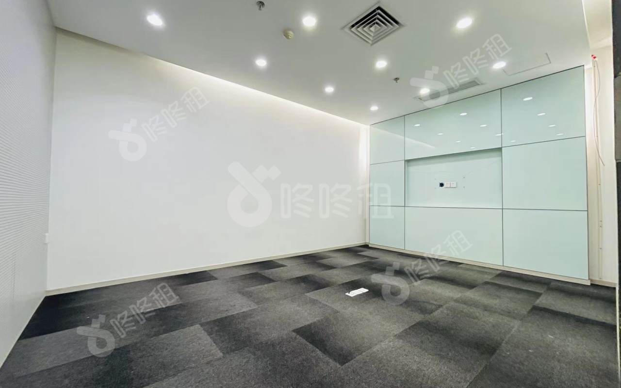 康佳研发大厦_596平_精装_办公室隔间