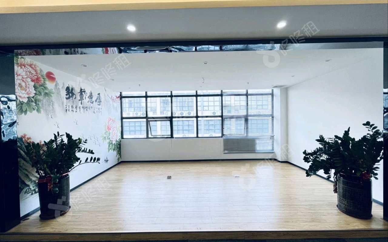 华侨城创意文化园_574平_豪装_办公室开间