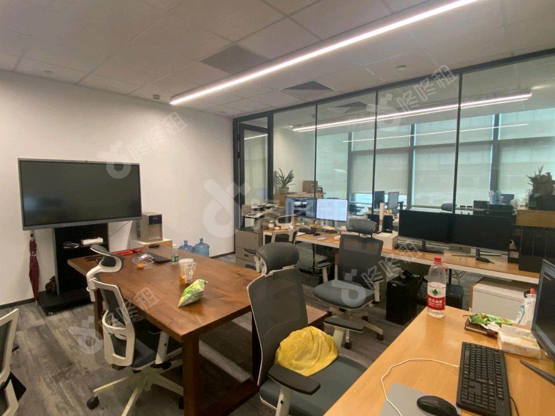 万科云城•云城云中心_95平_精装_办公室开间