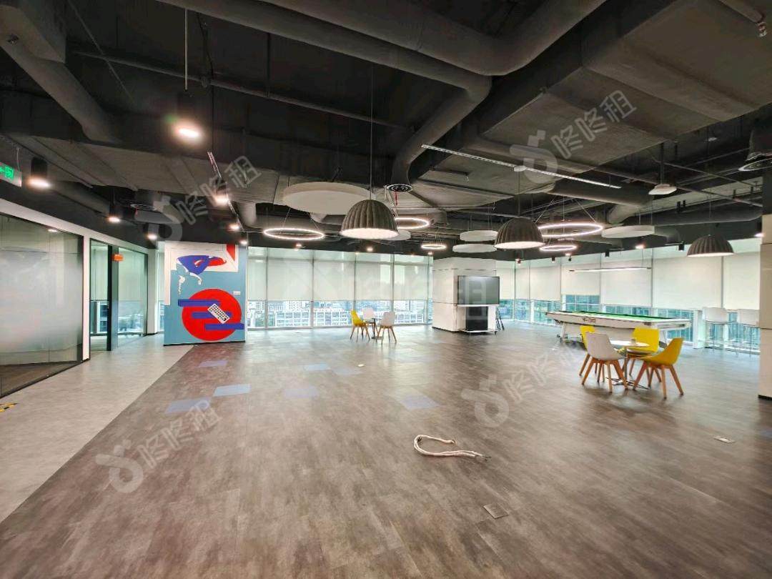 金地威新中心_2000平_豪装_办公室开间