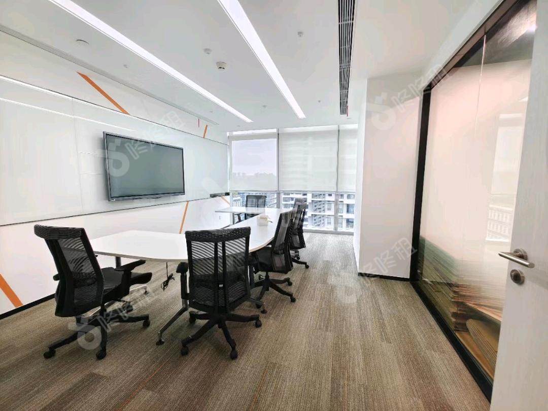 金地威新中心_2000平_豪装_办公室开间