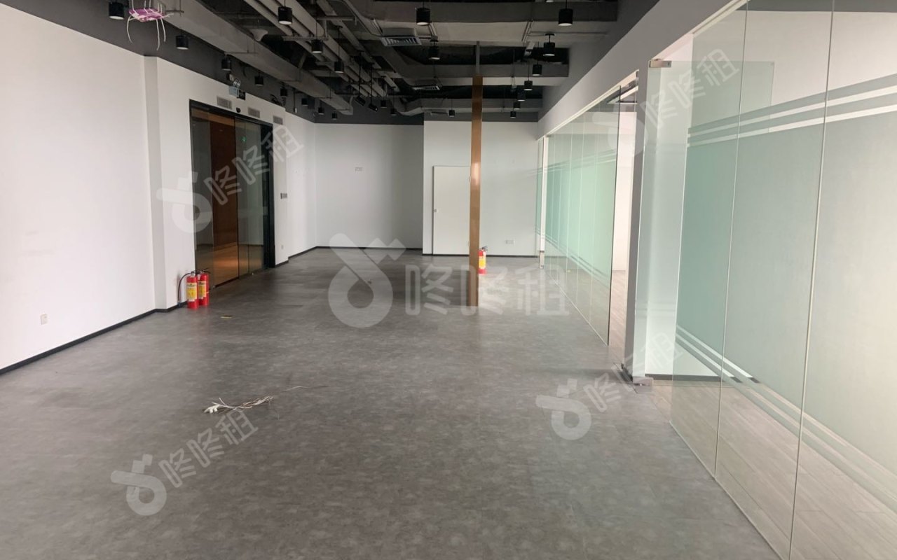 滨海云中心_235平_精装_办公室开间