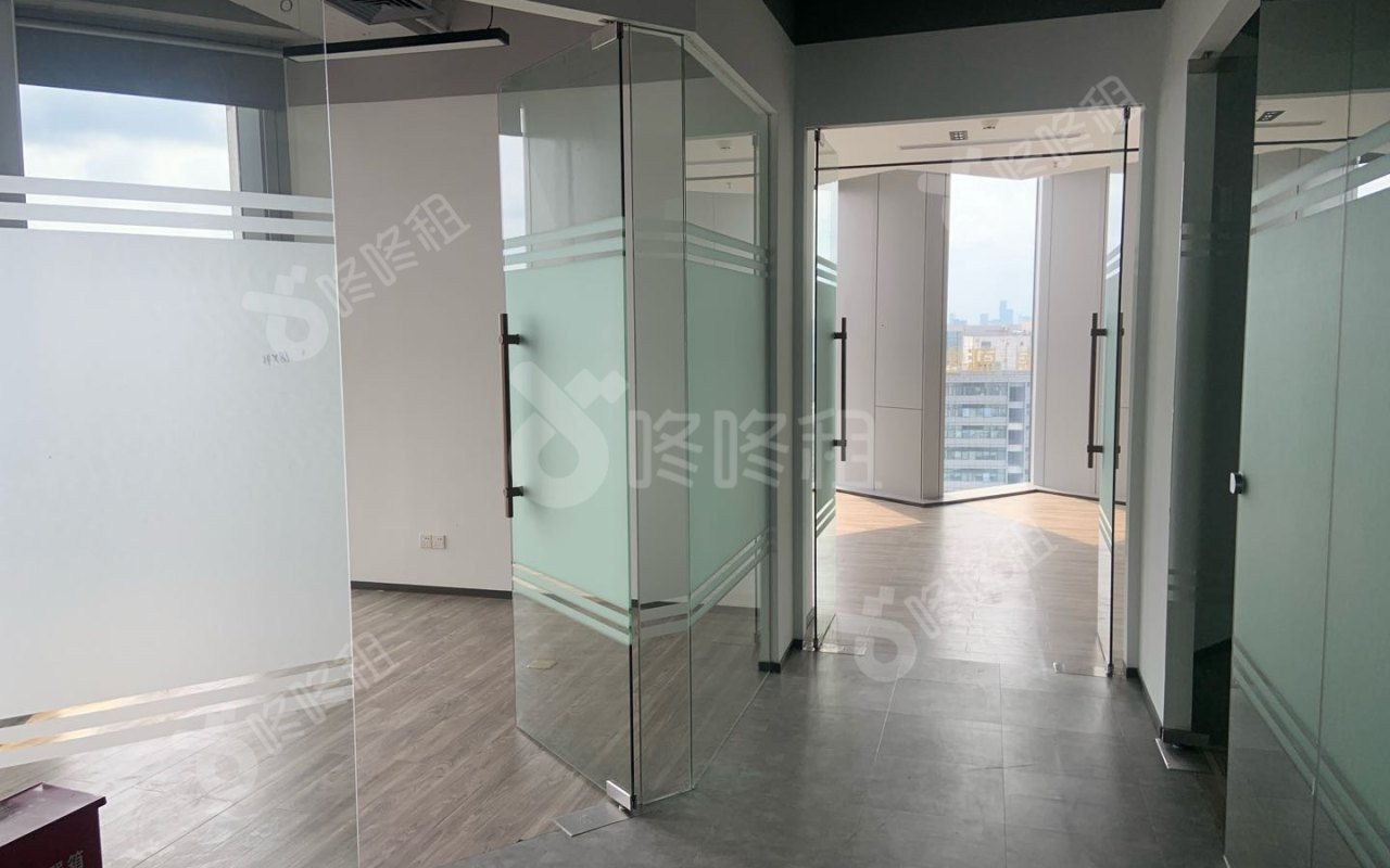 滨海云中心_235平_精装_办公室隔间
