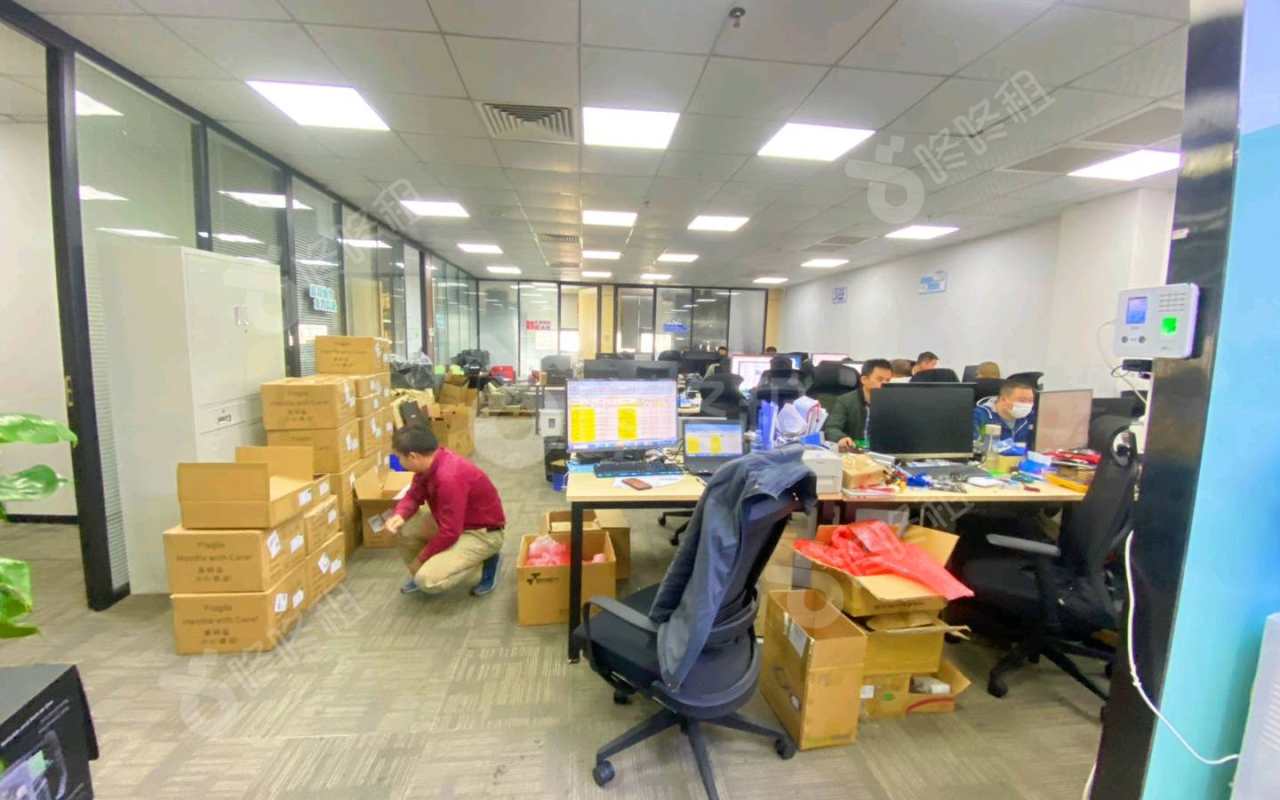 TCL国际E城_460平_精装_办公室开间
