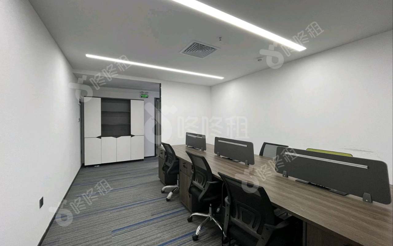 第一世界广场_95平_豪装_办公室开间