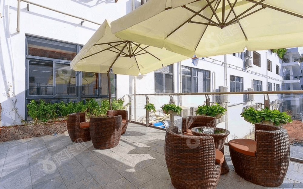 国汇通创客空间(彩虹城)_联合办公_休闲区