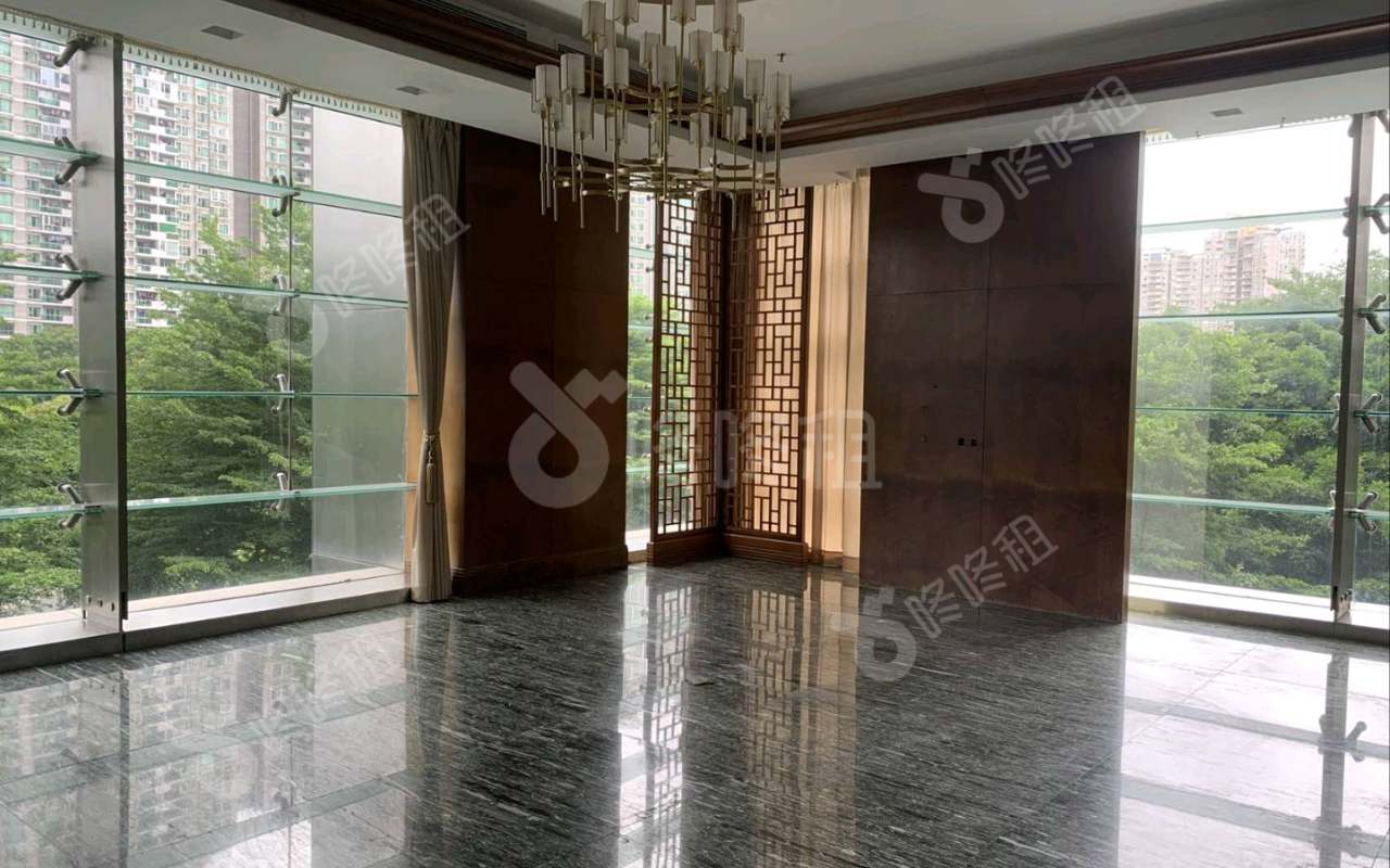 新世界中心_2439平_精装_办公室开间