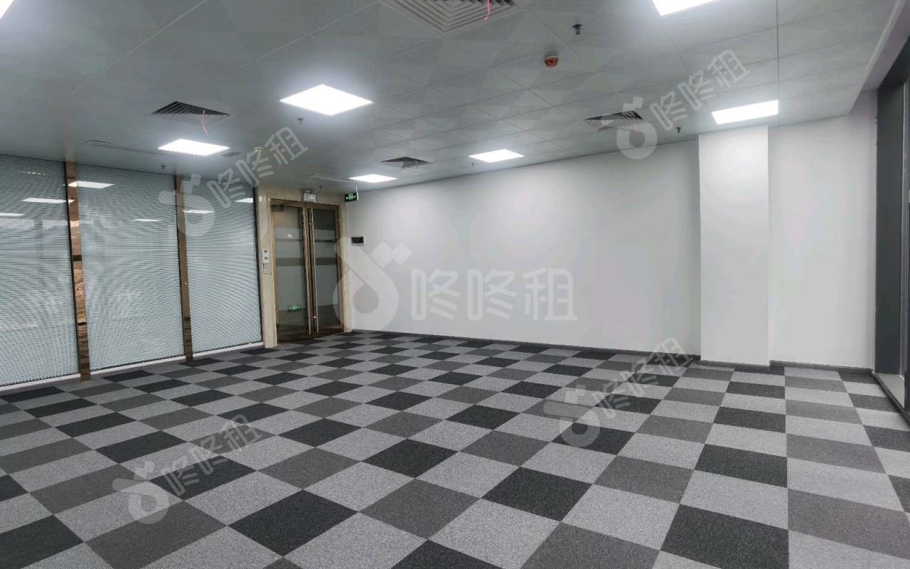 前海香缤国际金融中心_155平_精装_办公室开间
