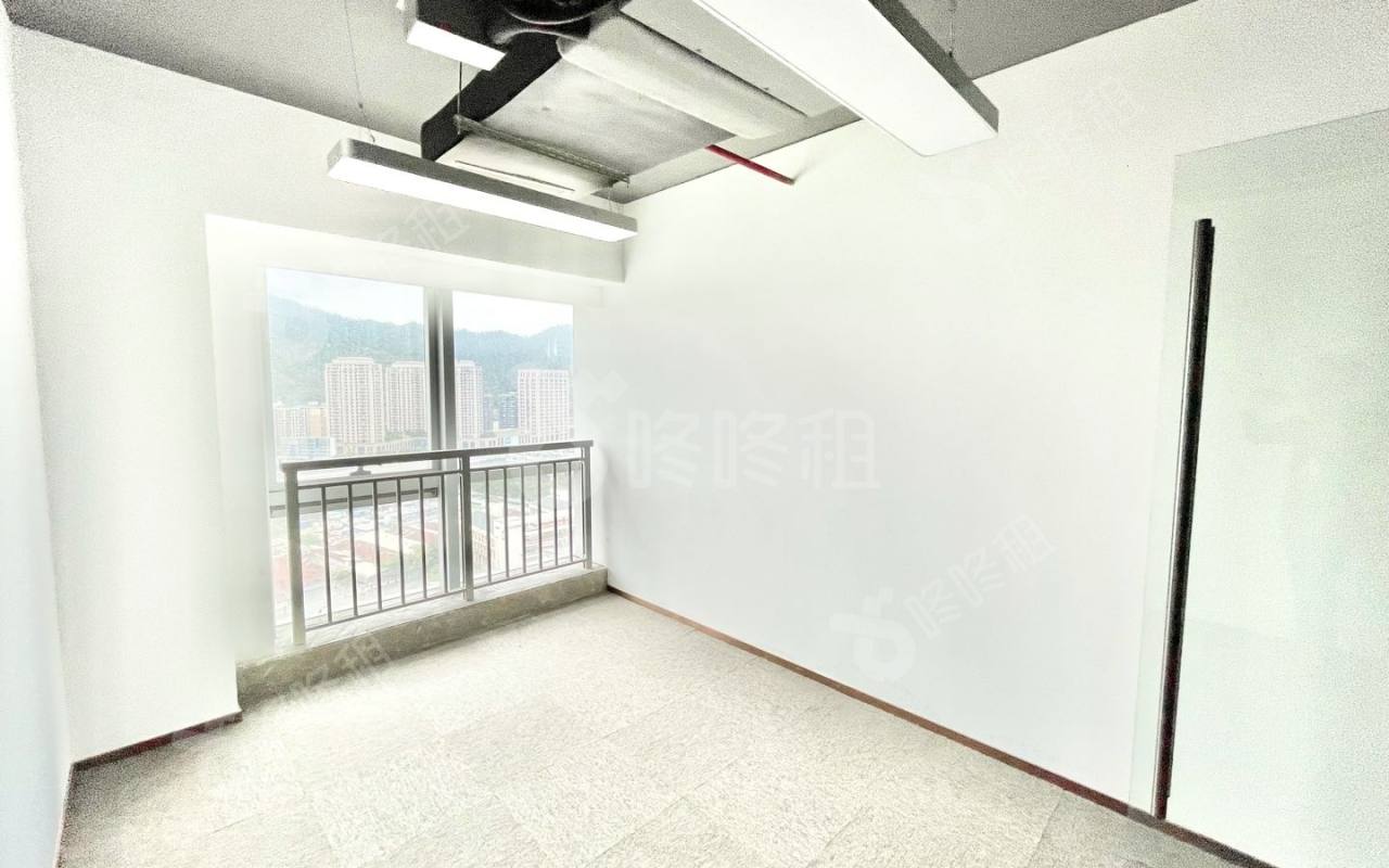 佳兆业前海广场_259平_精装_办公室隔间