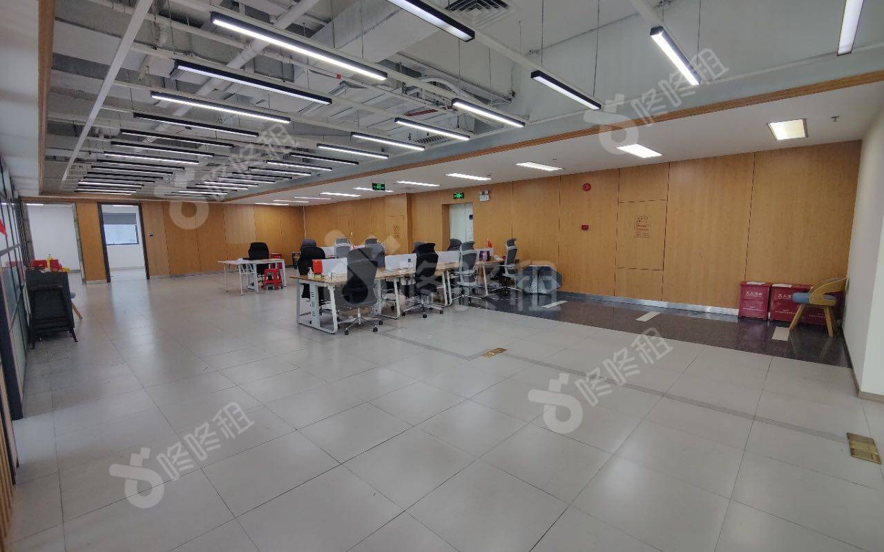 德赛科技大厦_484平_精装_办公室开间