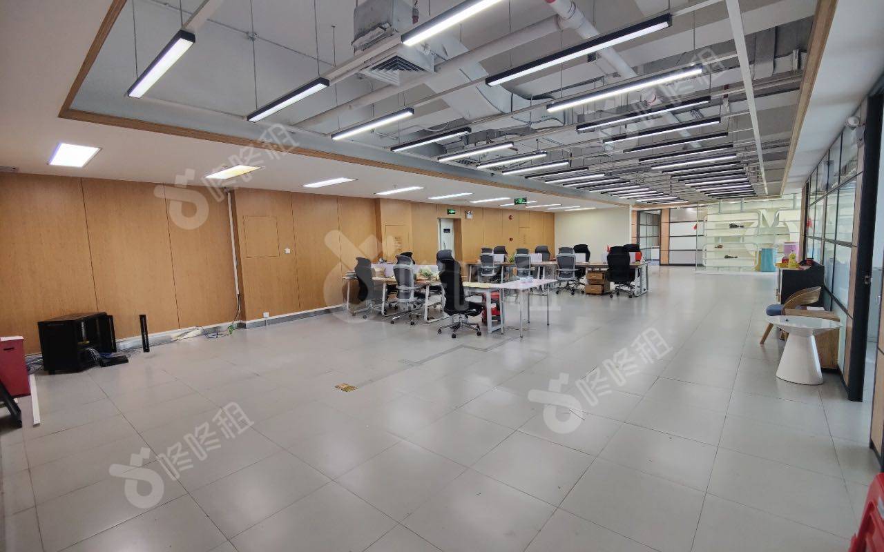 德赛科技大厦_484平_精装_办公室开间