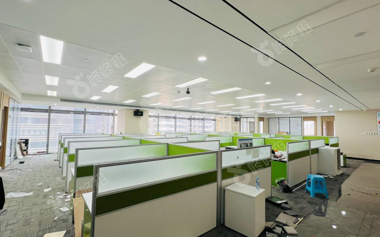 皇庭中心_1800平_毛坯_办公室开间