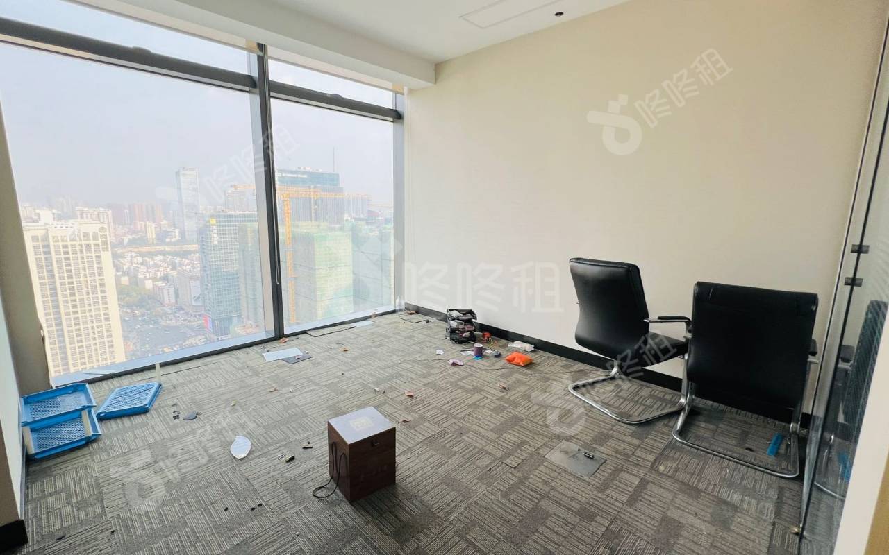 皇庭中心_1800平_毛坯_办公室隔间
